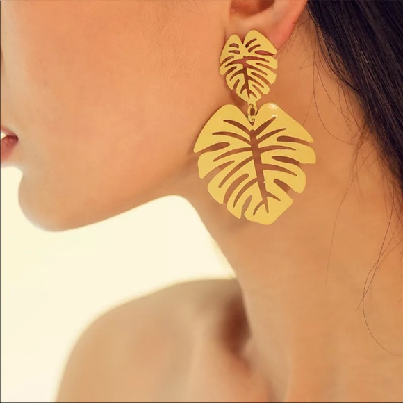“Lila” Palm Tree Leaf Cut Out Botanical Summer Festival Party Gold Cute Earrings - Picture 2 of 7